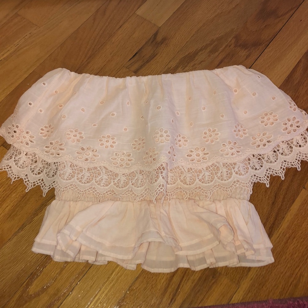 Off the shoulder cropped tee